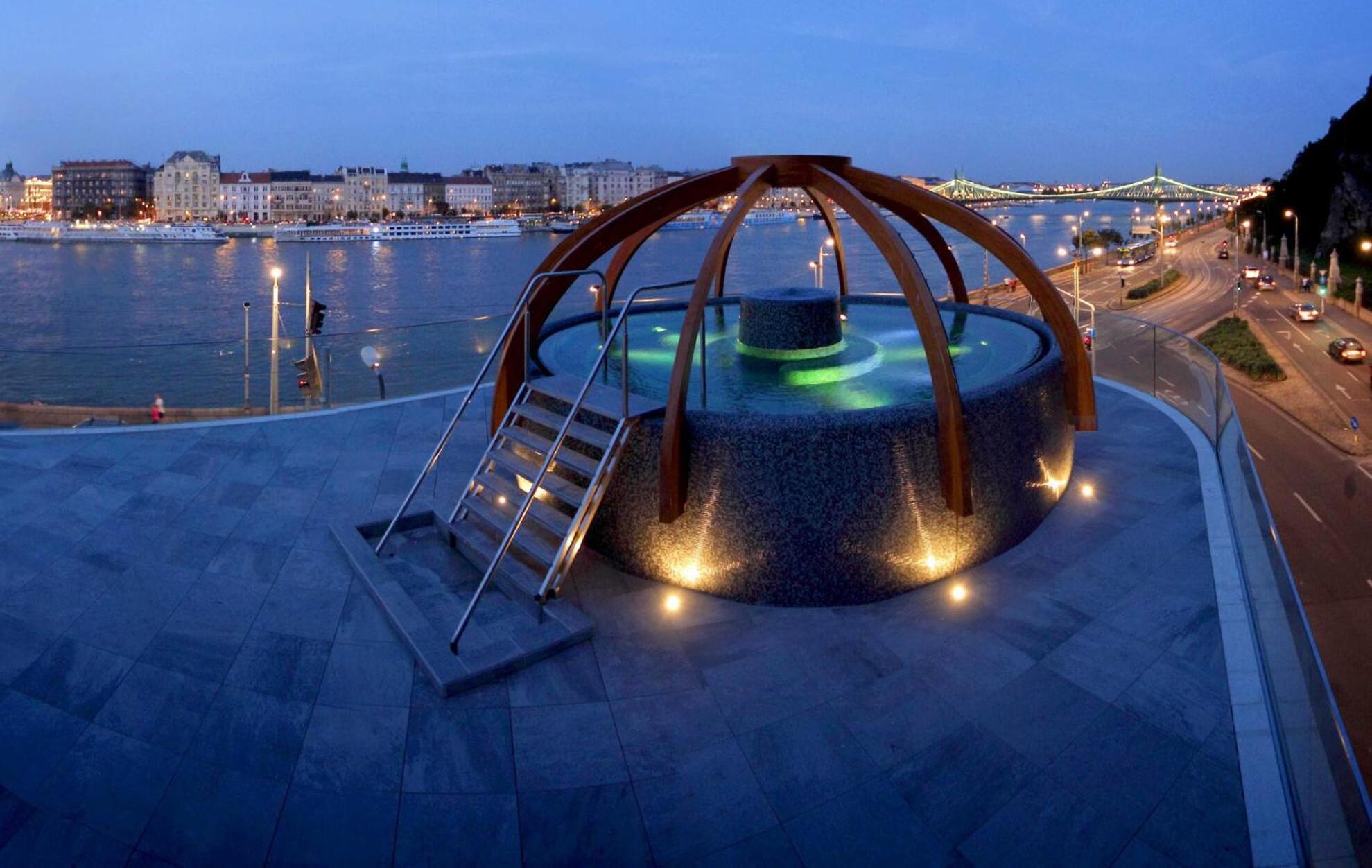 Casadeco Budapest Apt-Stunning New York Cafe View Екстериор снимка